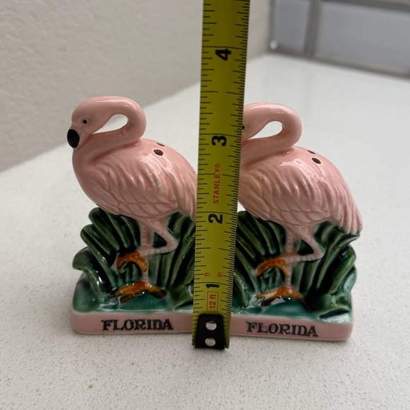 Vintage Pink Flamingo Salt and Pepper Shakers Florida - Picture 8 of 8